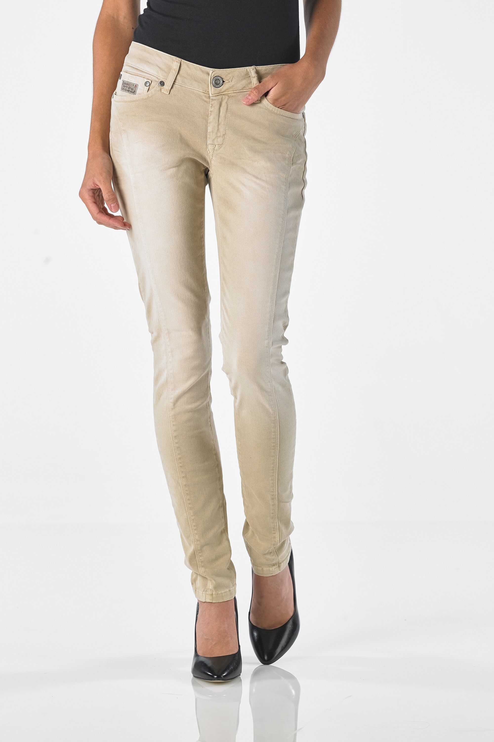 Gina - Superslim (Chalk Wash Croissant)