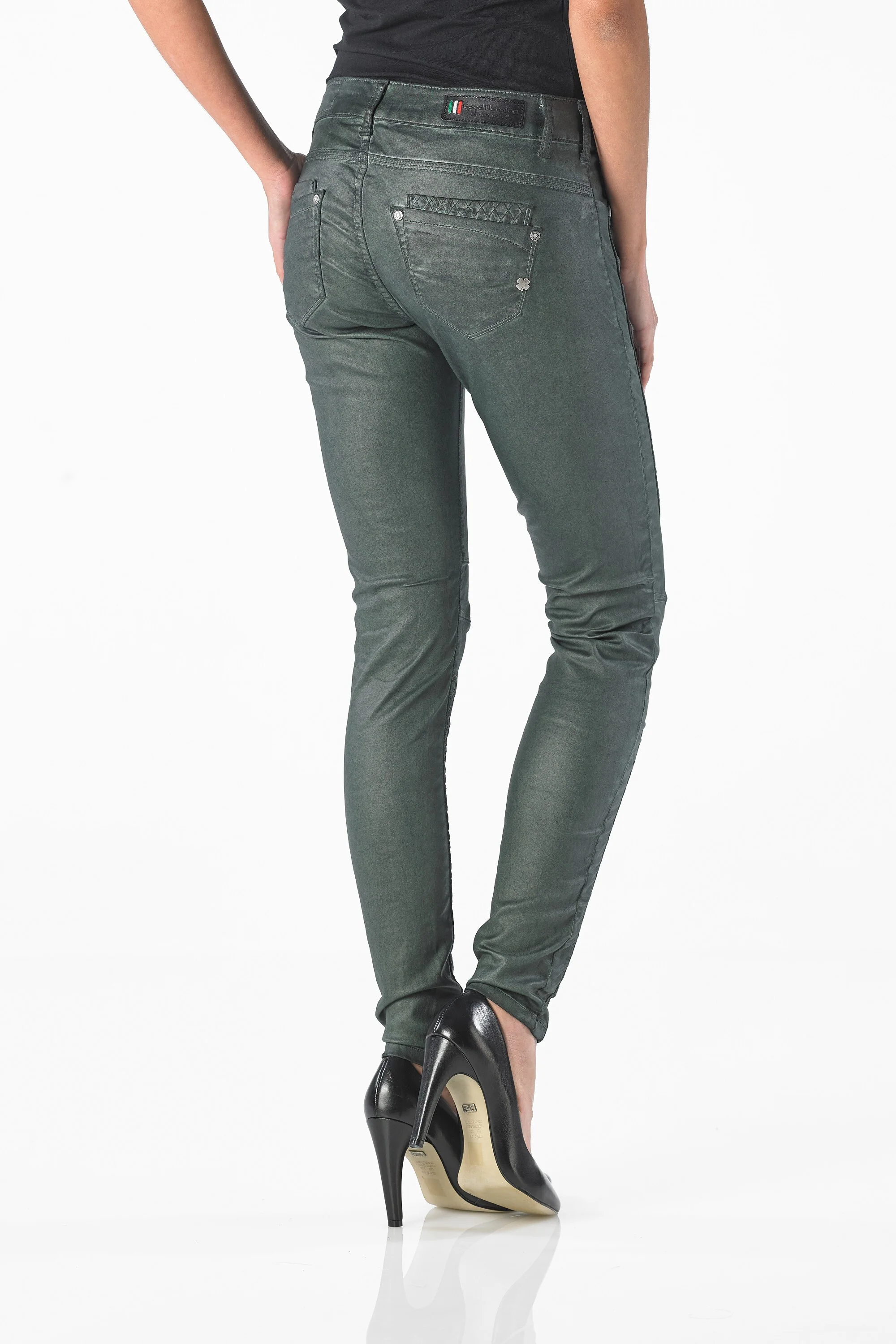 Tori - Superslim (Coated Oil Dyed Olive)