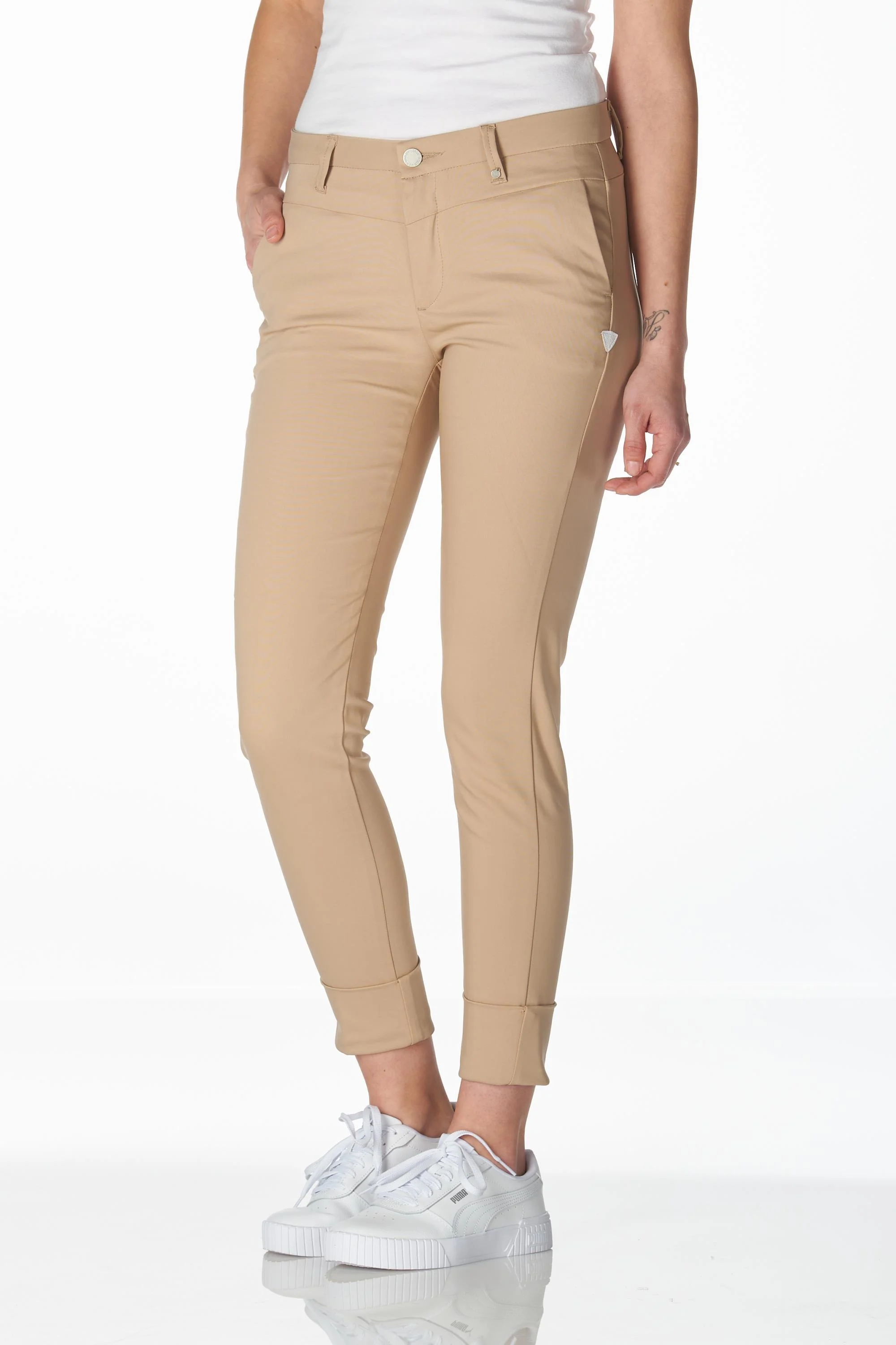 Lola ankle chino sand