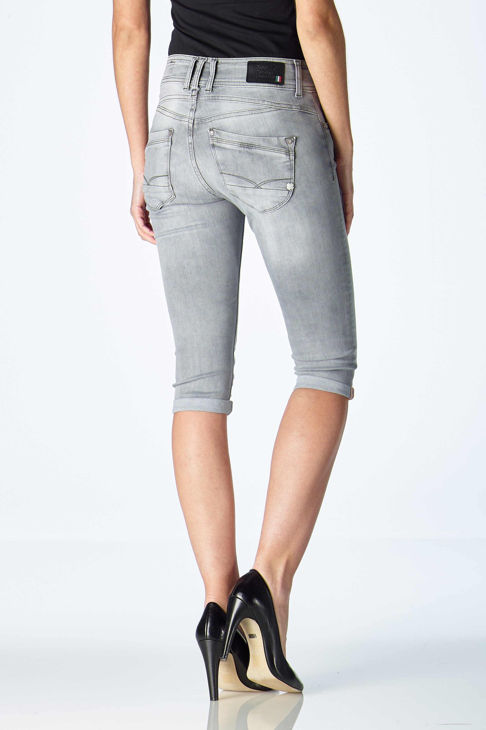 Aria capri light grey