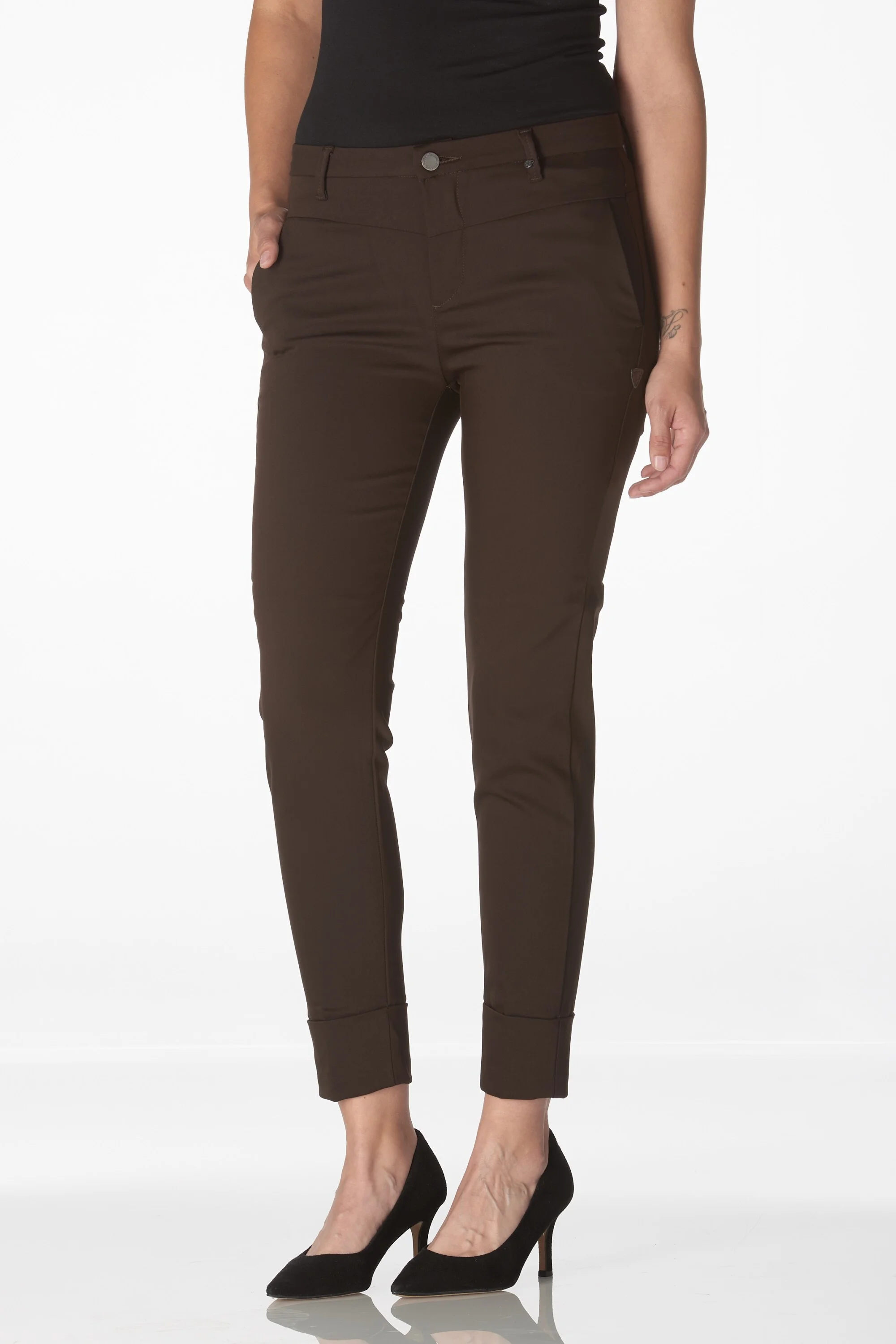 Lola ankle chino dark brown