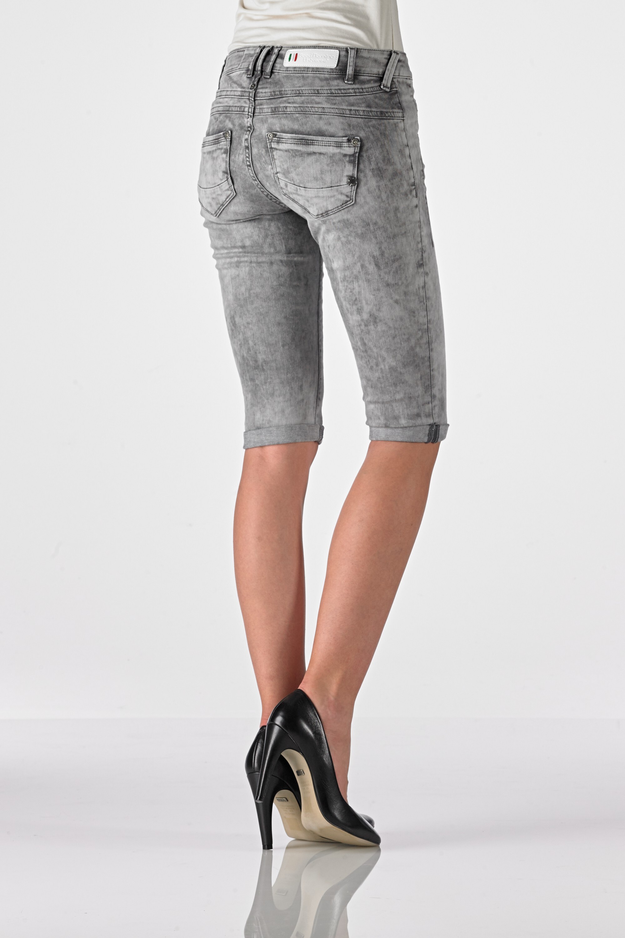 July - Superslim Capri (Grey Random Wash)